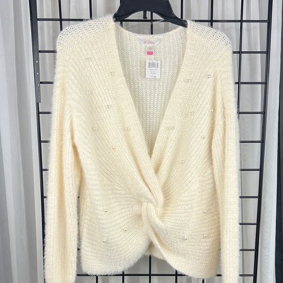 No Boundaries Sweaters - NWT No Boundaries Cream V-Neck Sweater with Pearl Accents